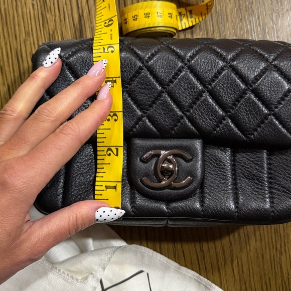 Designer-inspired Black Quilted Leather Chain Bag - Picture 7 of 7